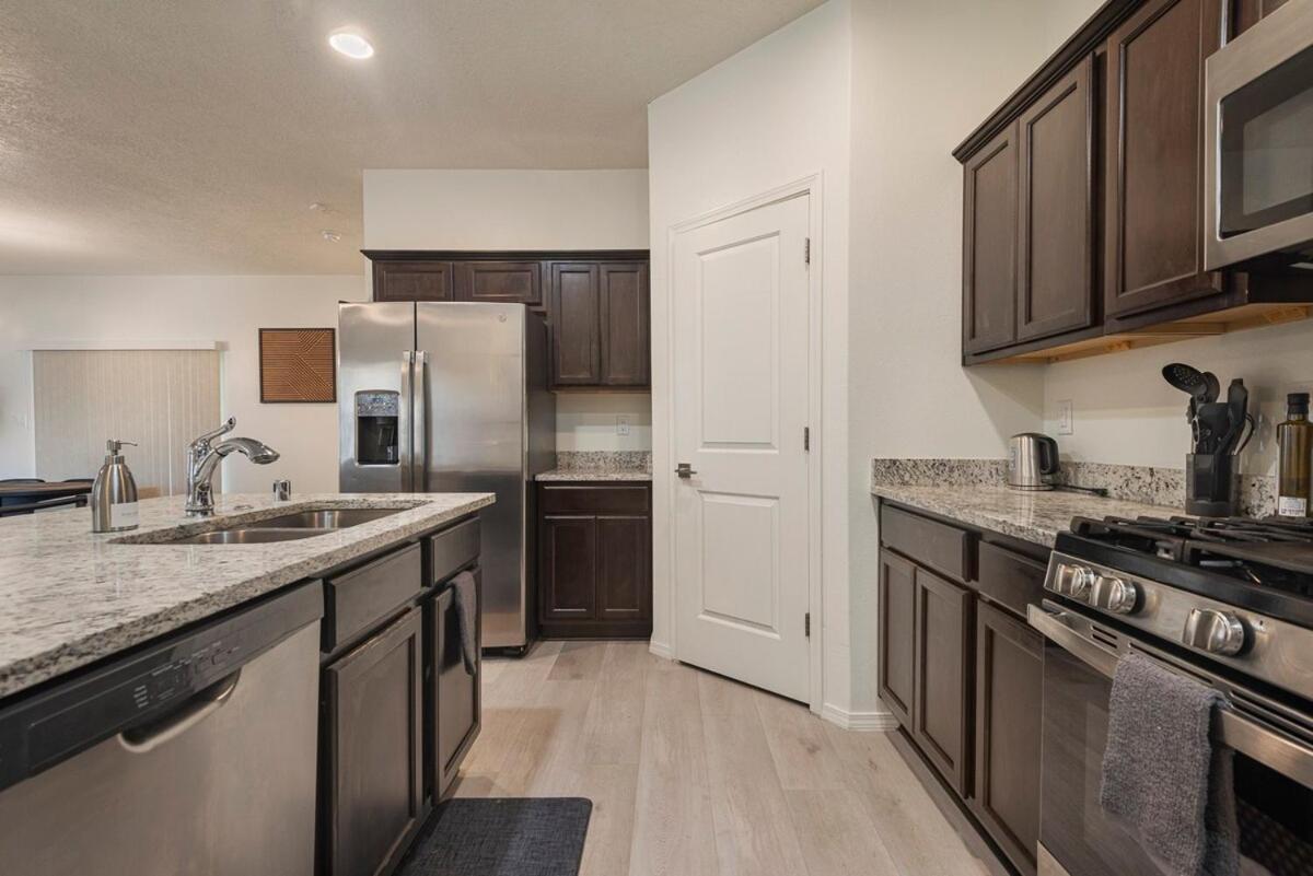 Modern Home 3Br Next To Airport & Netflix Albuquerque Exterior photo